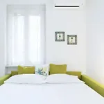 Alzaia Green Room